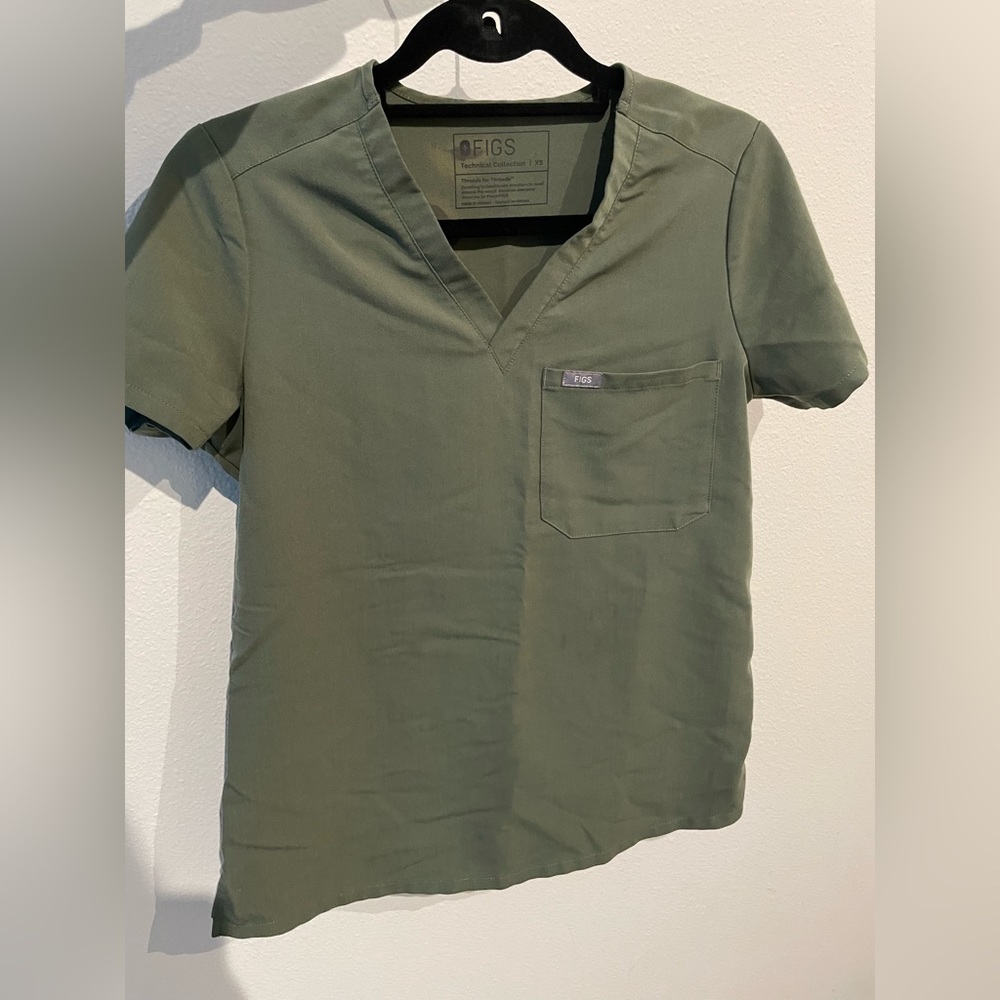 Figs Catarina One Pocket Scrub Top - Moss - XS
